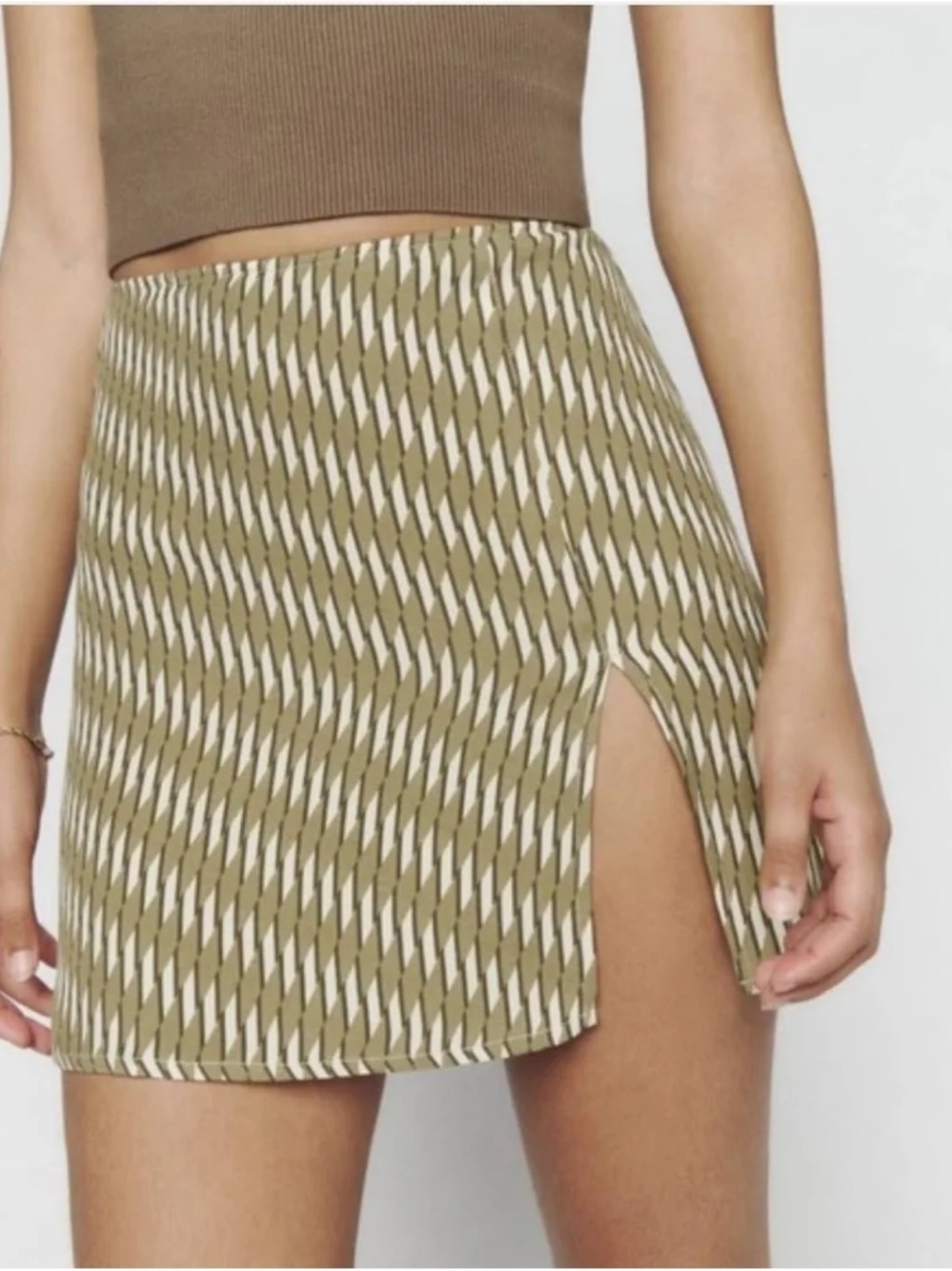 Reformation Margot Skirt
Color: Linoleum